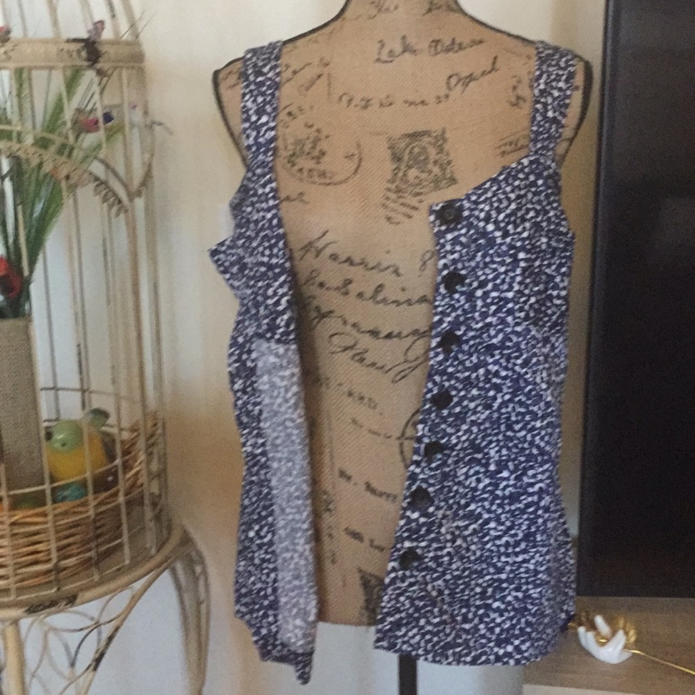 Monroe & Main button down top 💙🖤💙 - Picture 6 of 8